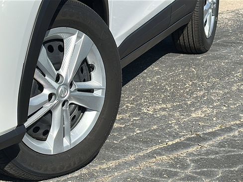 New 2025 Nissan Kicks Play S image 3