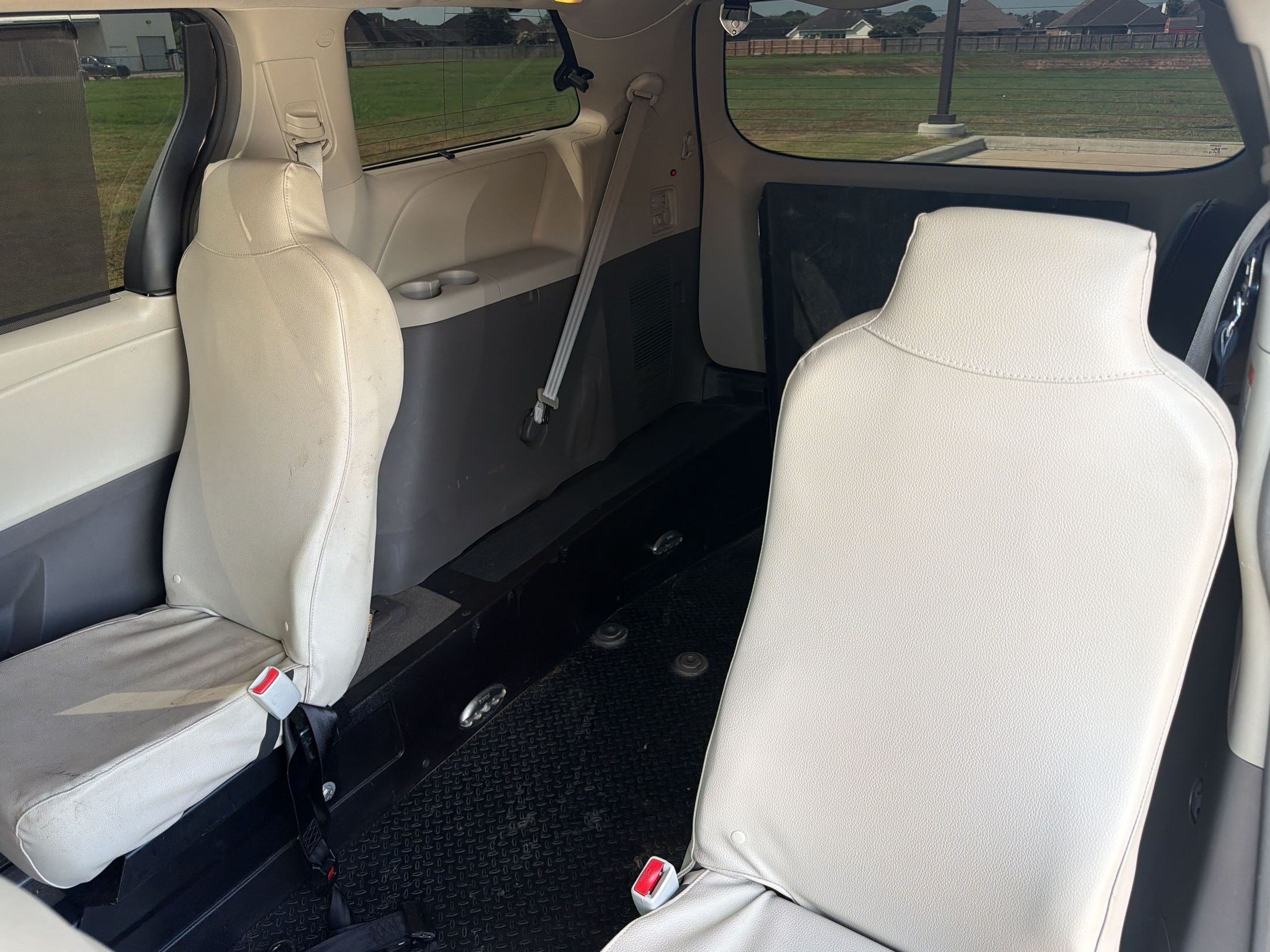 Used 2019 Toyota Sienna XLE Premium FWD image 22