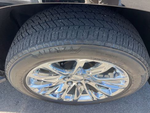 Used 2021 Cadillac Escalade Premium Luxury w/ LPO, Radiant Package image 8