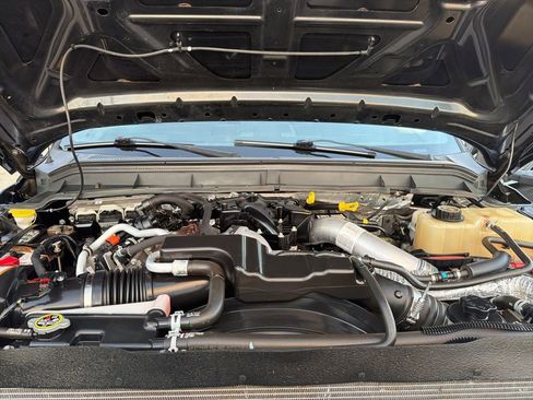 Used 2016 Ford F450 Platinum w/ FX4 Off Road Package image 15