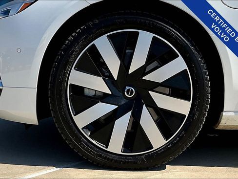 Certified 2024 Volvo S90 T8 Ultimate w/ Lounge Package image 11