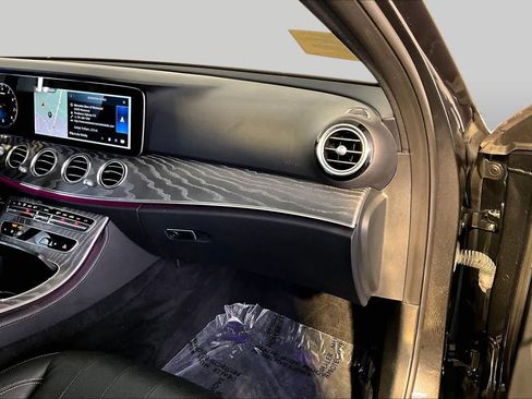 Certified 2021 Mercedes-Benz E 350 4MATIC Sedan image 19