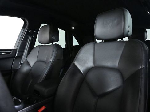 Used 2024 Porsche Macan AWD/4WD image 5