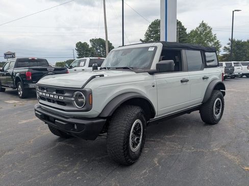 Certified 2022 Ford Bronco Big Bend w/ Sasquatch Package AWD/4WD image 4