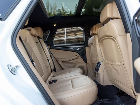 Certified 2023 Porsche Macan S image 46