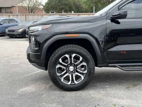 Used 2024 GMC Canyon AT4 w/ Technology Package AWD/4WD image 9