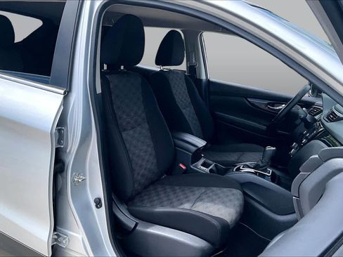 Used 2022 Nissan Rogue Sport SV FWD image 8