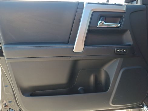 Used 2023 Toyota 4Runner Limited AWD/4WD image 11