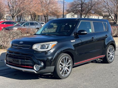 Used 2019 Kia Soul ! w/ Technology Package image 1
