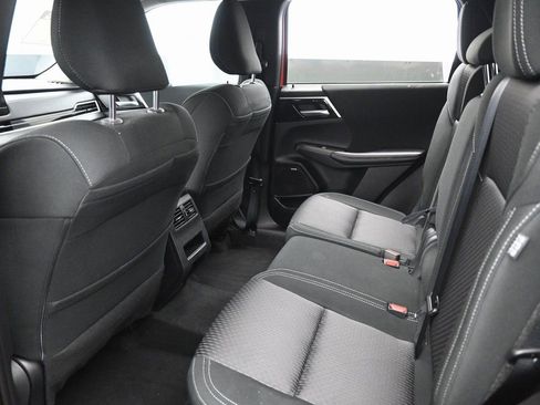 Used 2025 Mitsubishi Outlander ES AWD/4WD image 26