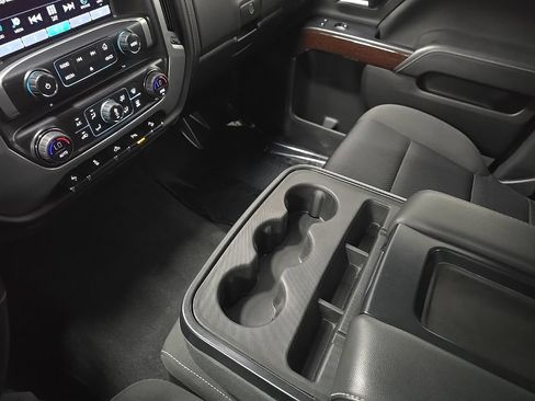 Used 2018 GMC Sierra 1500 SLE w/ SLE Value Package AWD/4WD image 28