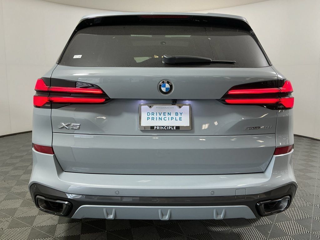 Used 2026 BMW X5 sDrive40i w/ M Sport Package RWD image 6