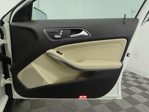 Used 2018 Mercedes-Benz GLA 250 image 23