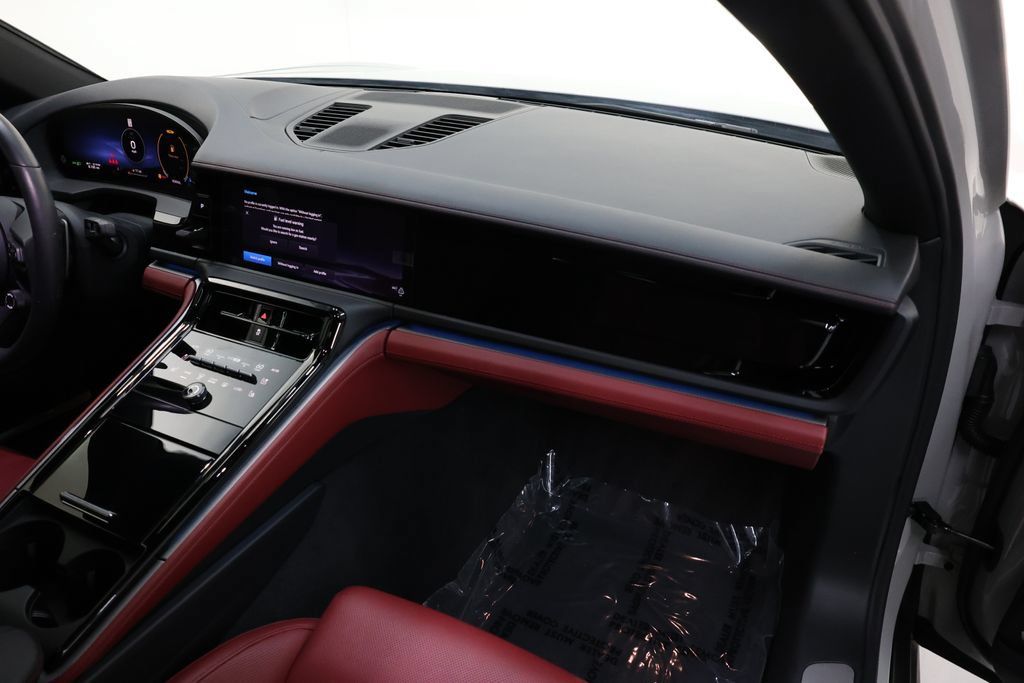 Used 2026 Porsche Panamera image 79
