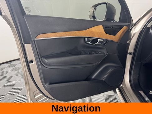 Used 2024 Volvo XC90 B5 Plus image 10