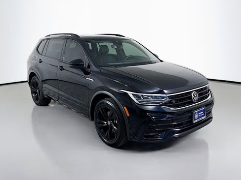 Certified 2023 Volkswagen Tiguan SE R-Line image 7
