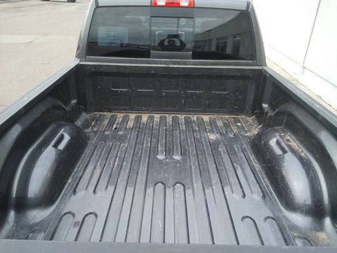 Used 2018 RAM 1500 Classic SLT image 7