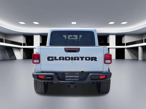 Used 2020 Jeep Gladiator Overland w/ Popular Equipment Package AWD/4WD image 5