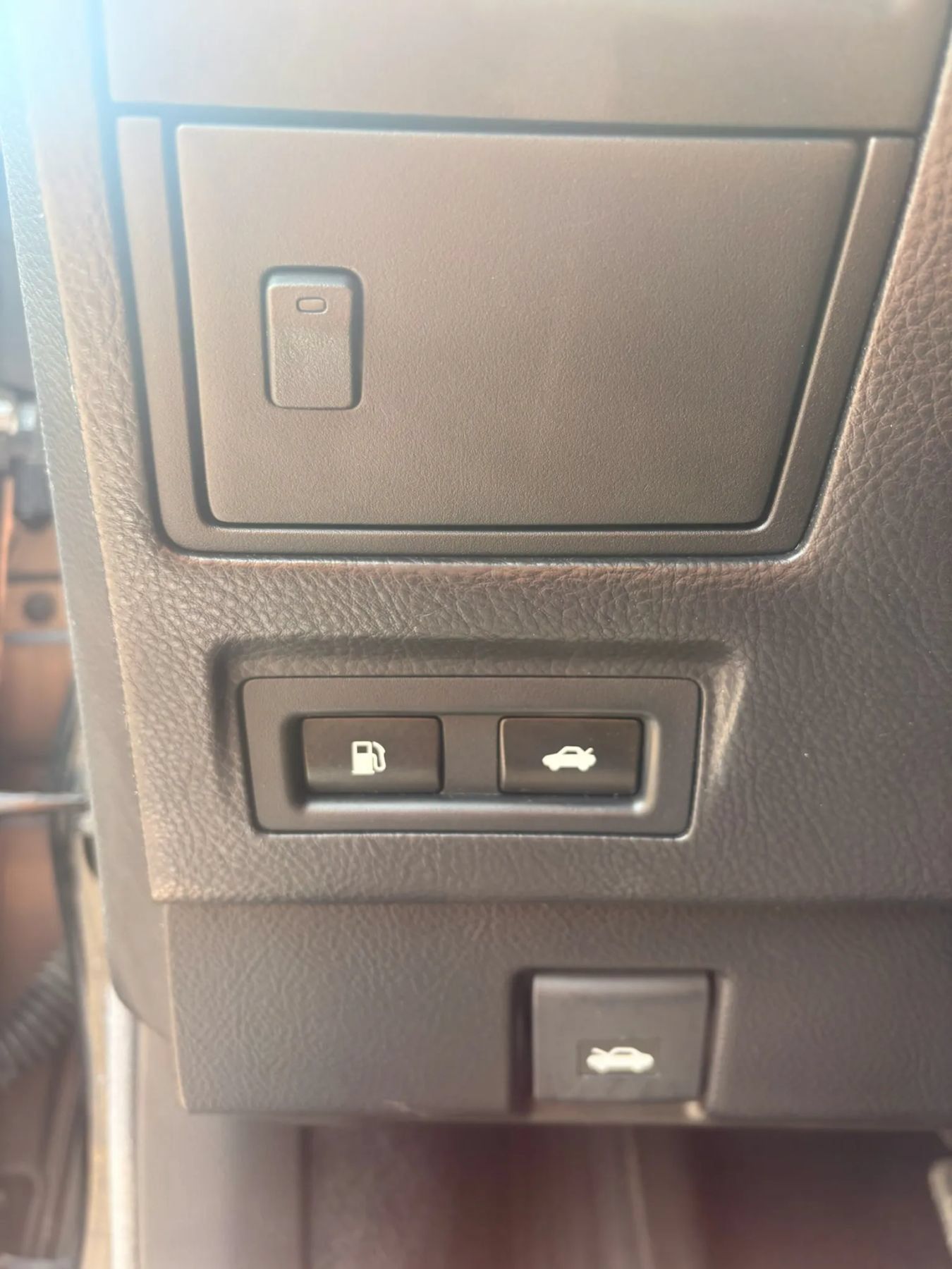 Used 2013 Lexus LS 460 AWD w/ Comfort Pkg image 17