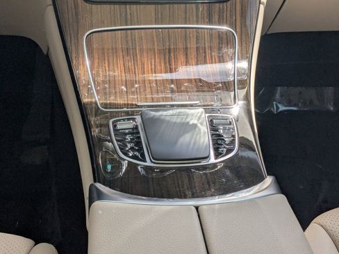Certified 2022 Mercedes-Benz GLC 300 w/ Premium Package Lite image 6