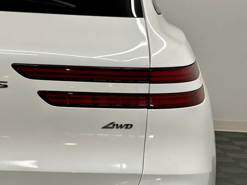 Used 2026 Genesis GV70 2.5T Advanced AWD/4WD image 14