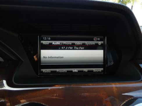 Used 2015 Mercedes-Benz GLK 350 2WD image 32