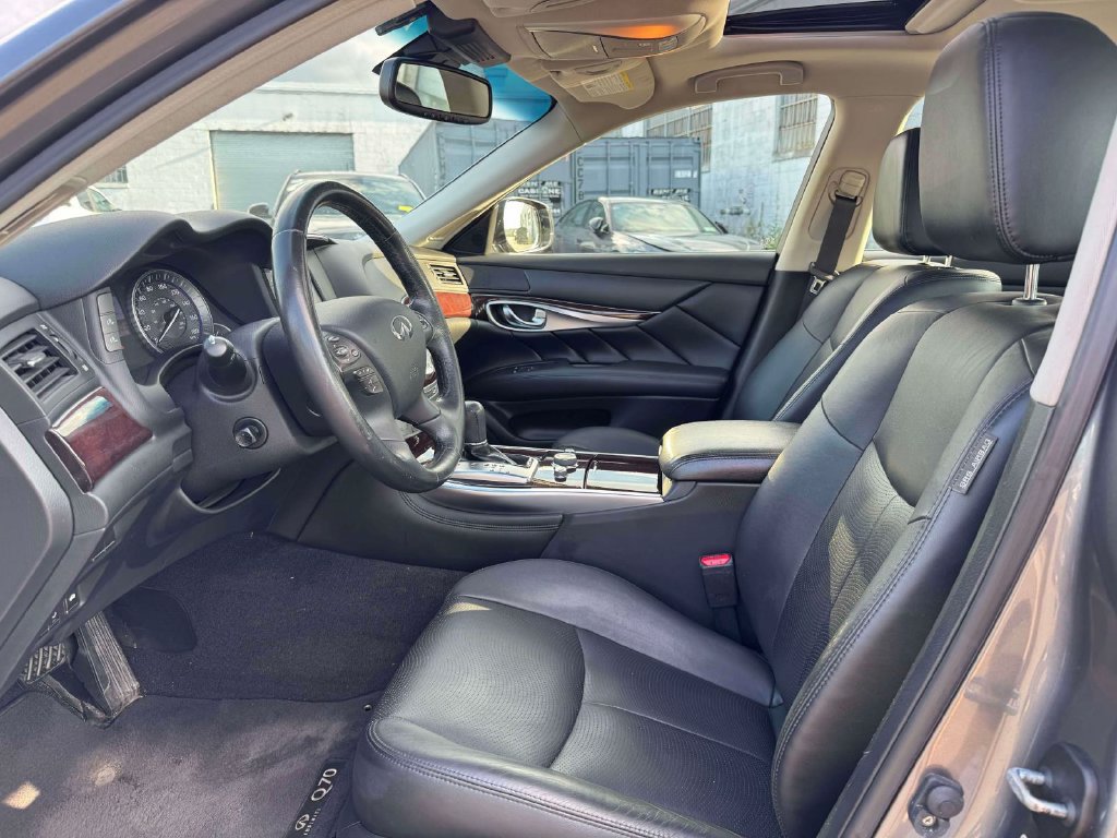 Used 2016 INFINITI Q70 L 3.7 AWD/4WD image 16