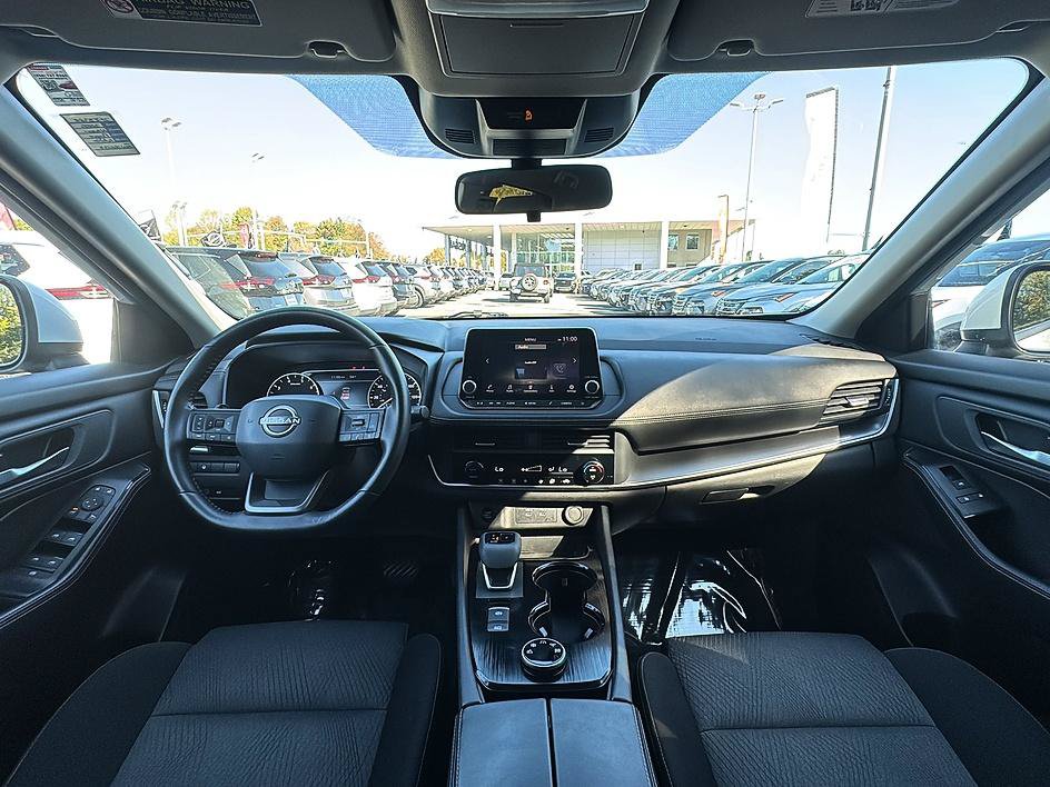 Certified 2025 Nissan Rogue SV AWD/4WD image 28