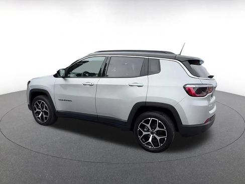 Used 2025 Jeep Compass Limited AWD/4WD image 8