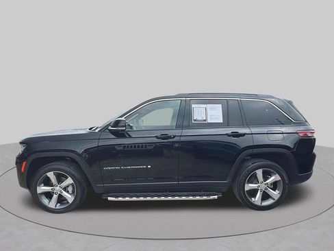 Used 2025 Jeep Grand Cherokee Limited w/ Luxury Tech Group II AWD/4WD image 8