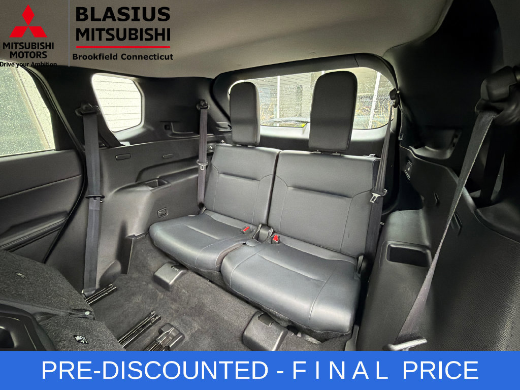 Used 2024 Mitsubishi Outlander SE FWD image 45
