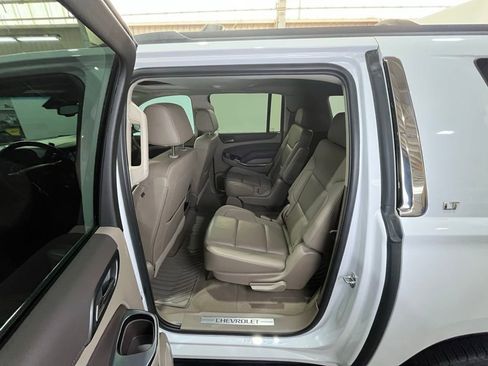 Used 2020 Chevrolet Suburban LT w/ Luxury Package image 18