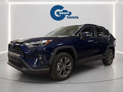 Used 2023 Toyota RAV4 XLE Premium AWD/4WD image 2