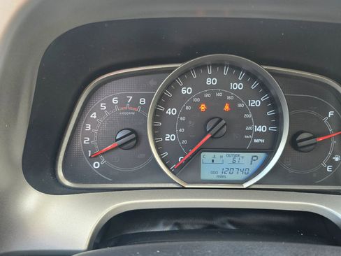 Used 2014 Toyota RAV4 XLE AWD/4WD image 18