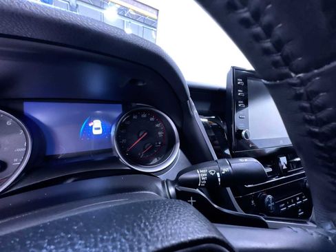 Used 2021 Toyota Camry XSE w/ Navigation Package image 19