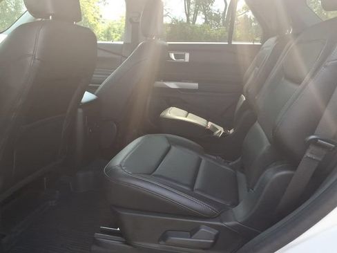 Used 2024 Ford Explorer XLT w/ Equipment Group 202A AWD/4WD image 10