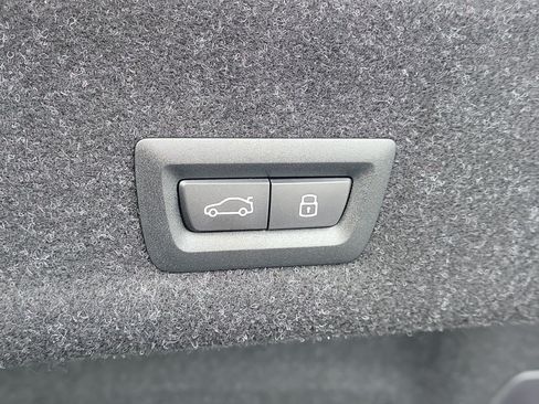New 2026 BMW 330i Sedan w/ Convenience Package RWD image 7