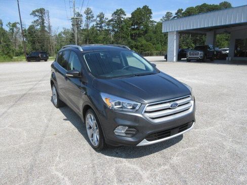 Used 2019 Ford Escape Titanium FWD image 4
