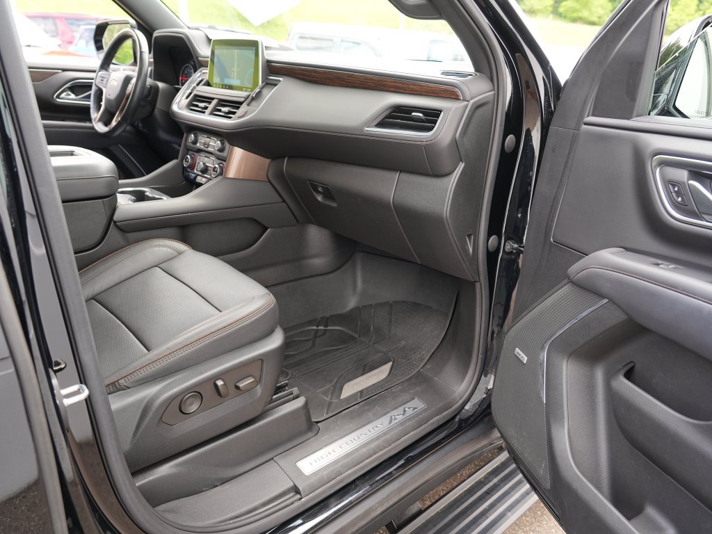 Used 2021 Chevrolet Tahoe High Country w/ Premium Package 2 AWD/4WD image 33