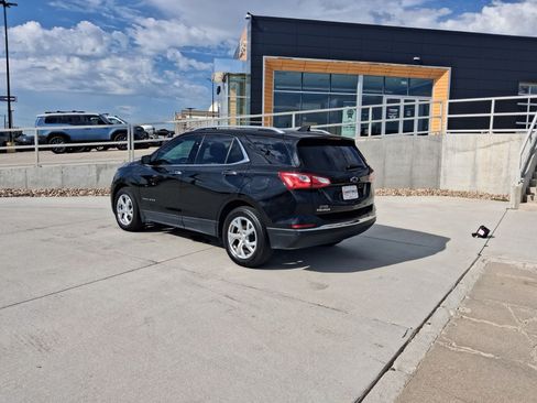 Used 2020 Chevrolet Equinox Premier FWD image 3