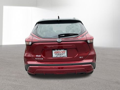 Used 2023 Nissan Kicks SV FWD image 4