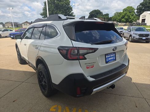 Used 2022 Subaru Outback Touring AWD/4WD image 5