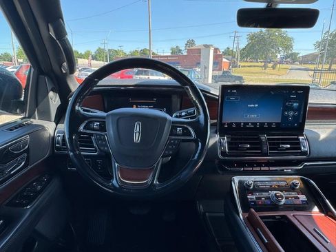 Used 2022 Lincoln Navigator Reserve AWD/4WD image 18