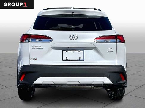 Used 2023 Toyota Corolla Cross LE w/ Moonroof Package image 5