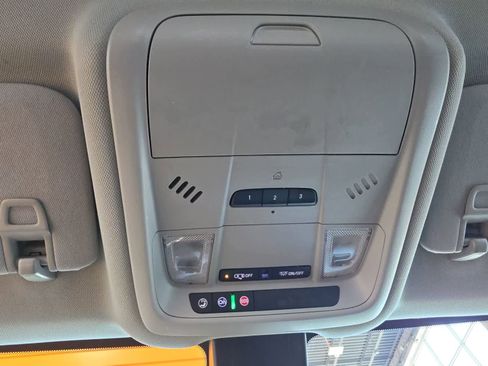 Used 2021 Chevrolet Equinox LT FWD image 25