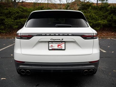 Used 2021 Porsche Cayenne S image 8