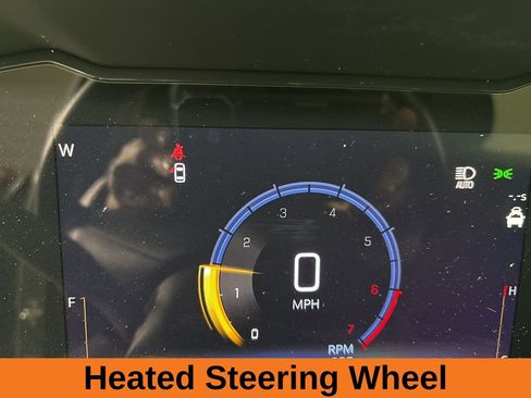 Used 2025 Chevrolet Trax RS w/ Sunroof Package image 14