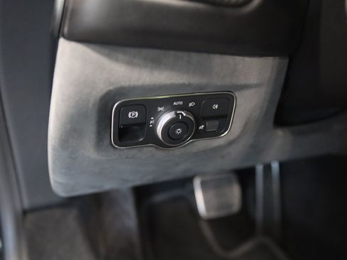 Used 2023 Aston Martin V8 Vantage Coupe RWD image 16