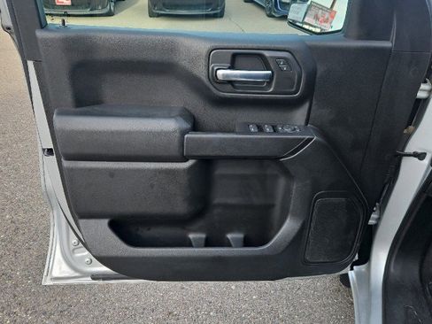 Used 2020 Chevrolet Silverado 1500 Custom w/ Custom Value Package image 9