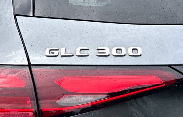 Used 2023 Mercedes-Benz GLC 300 4MATIC image 10
